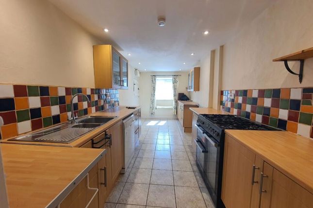 143, Bower Hinton, Martock photo 4