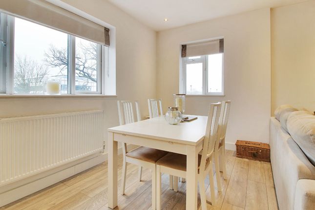 6 Bowthorpe House Gatwick Road, Crawley photo 3