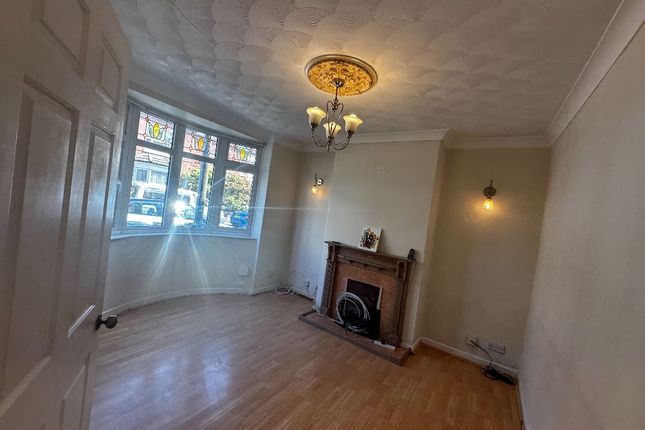 8, Gordon Road, Wellingborough photo 3