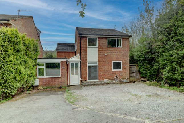 Thumbnail Detached house for sale in Whinneys Road, Loudwater, High Wycombe