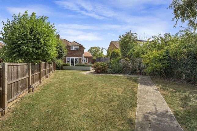 3-bed house on 6, Two Oaks Drive, Welwyn, £725,000