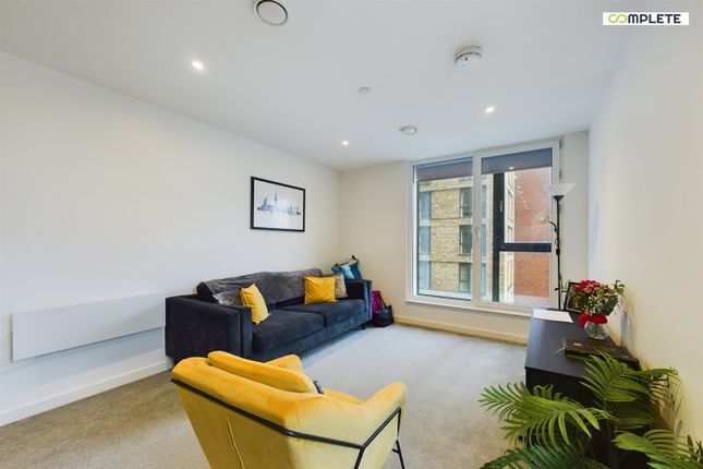 Flat for sale in No1 Old Trafford, Manchester