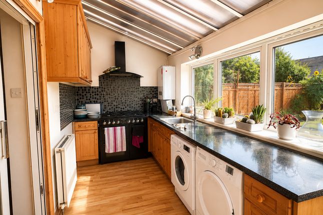2, Tamar Close, Ferndown photo 4