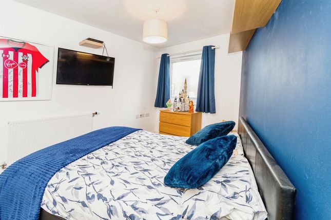 Flat for sale in West Park Road, Southampton