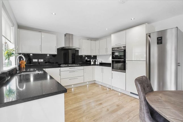 22, Craighall Bank, Kilmarnock photo 4