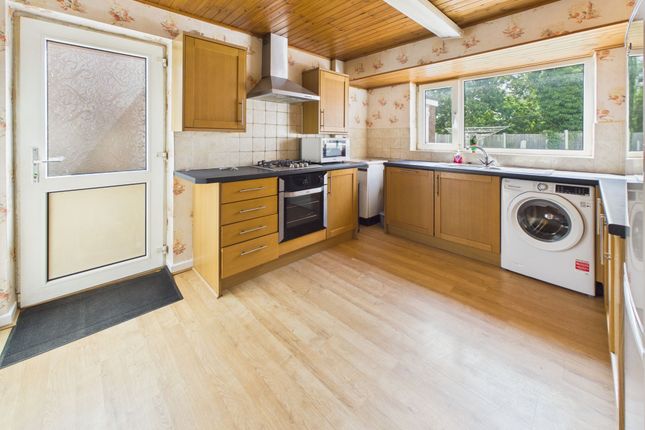 14 Lingards Drive, Manchester photo 4