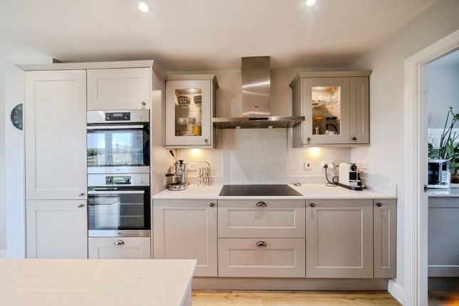 5, Queens Close, Daventry photo 4