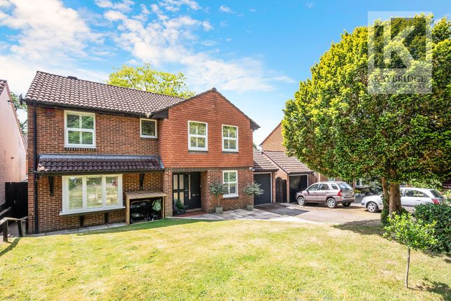 Thumbnail Detached house for sale in Grafton Close, Worcester Park