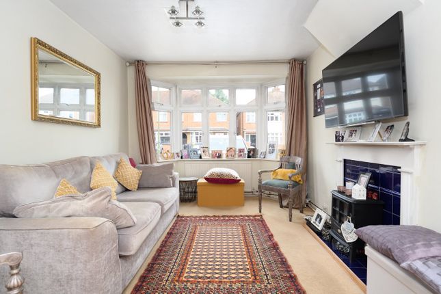 11, Cottimore Avenue, Walton-on-Thames photo 3