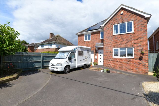 Thumbnail Detached house for sale in Avenue Road, New Milton, Hampshire