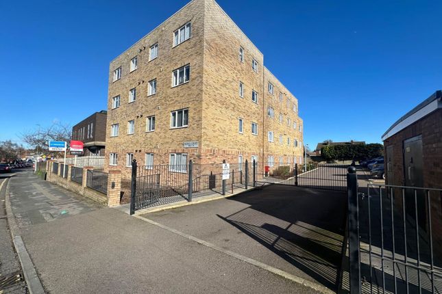 Thumbnail Flat for sale in Marsh Road, Luton