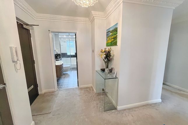 Flat for sale in The Avenue, Branksome Park, Poole, Dorset