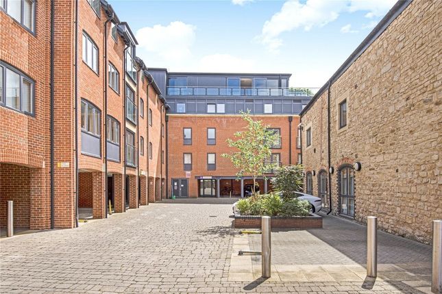 Parking/garage to rent in The Lion Brewery, St Thomas Street, Oxford City Centre