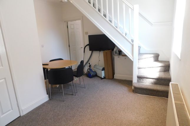 110 and 110a, Hill Lane, Southampton photo 5