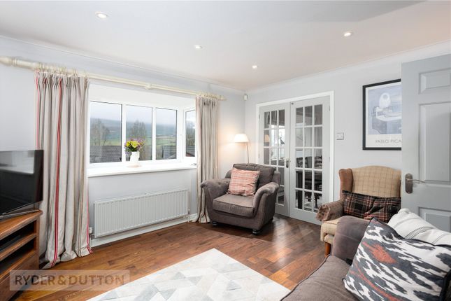 17, Buckton Close, Saddleworth photo 4