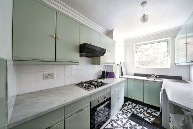 6 Ravensdale Gardens, Hounslow photo 2