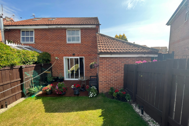 49, Chestnut Court, Toft Hill photo 2