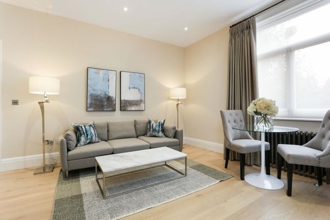 Thumbnail Flat to rent in Sloane Gardens, London