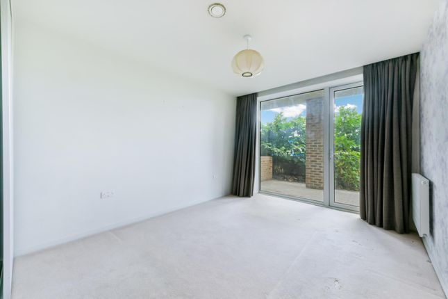 Flat 71 Isambard Court, Durham Wharf Drive, Brentford photo 4
