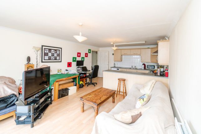 Flat 28, Central Park, 8, Palmerston Road, Hampshire photo 3