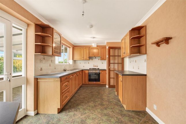 2, Maple Gardens, Bridport photo 4