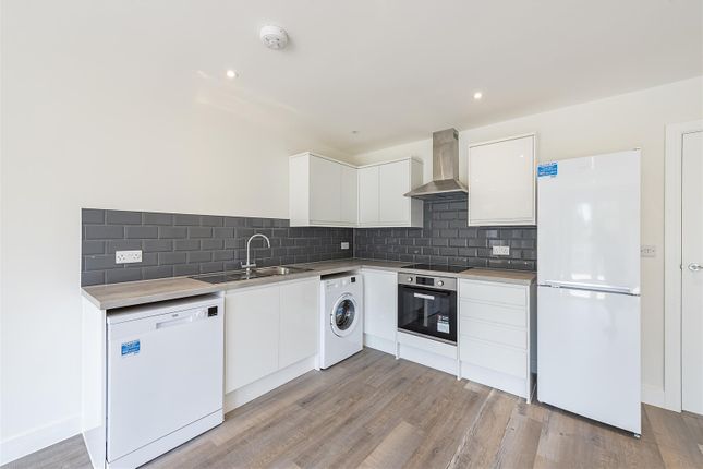 2, Westfield Close, Harpenden photo 2
