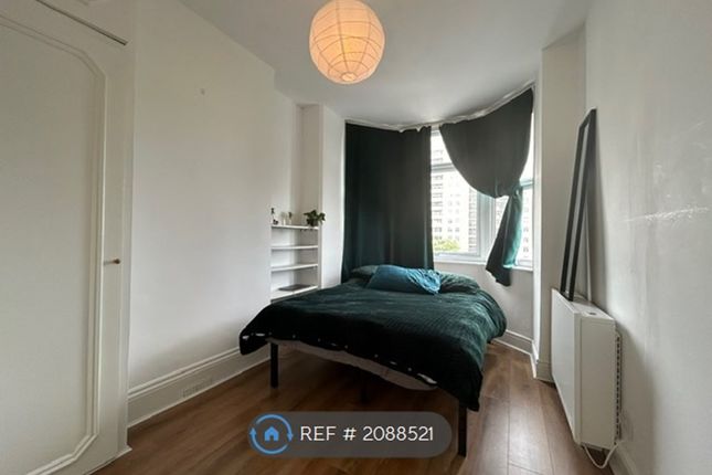 Flat to rent in Upper Rock Gardens, Brighton