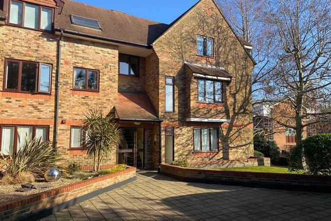 Thumbnail Flat to rent in The Oaks, Ruislip