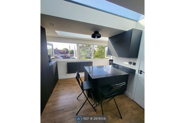 Beechwood Avenue South Harrow, Harrow photo 3