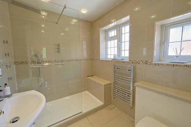 15, Langley Crescent, Edgware photo 4