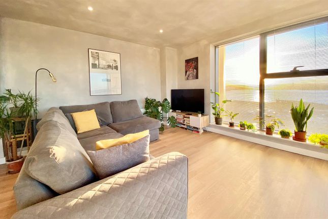 Thumbnail Flat for sale in William Jessop Way, Liverpool