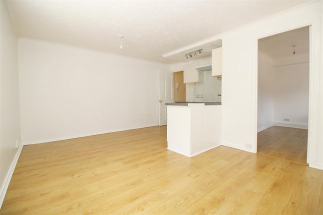 Property to rent in Maunsell Park, Station Hill, Crawley, West Sussex.