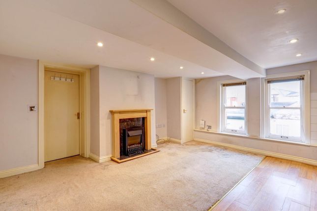 Flat 1, Star House, East Street, Blandford Forum photo 3
