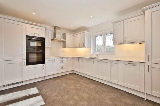 2, Mountford Court, Yeovil photo 4