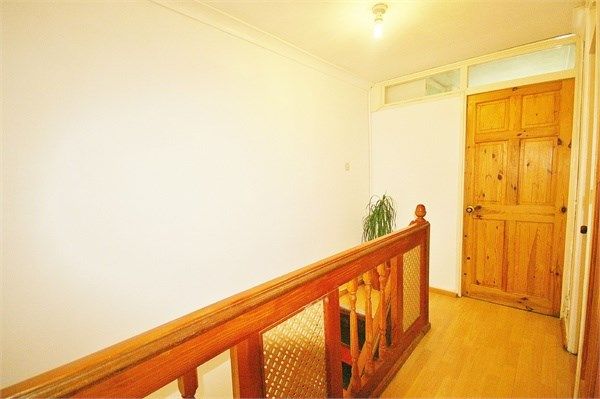 Thumbnail Terraced house to rent in St James Crescent, Brixton