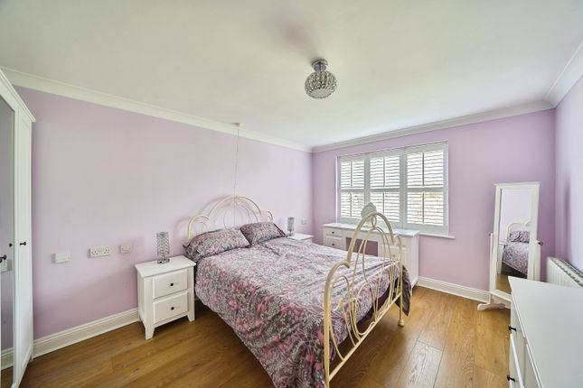 Flat 3/Pegasus Court, Victoria Road, Buckhurst Hill photo 3
