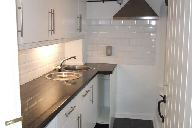 First Floor Flat, Old School Rooms, Church Street, Braunton photo 2