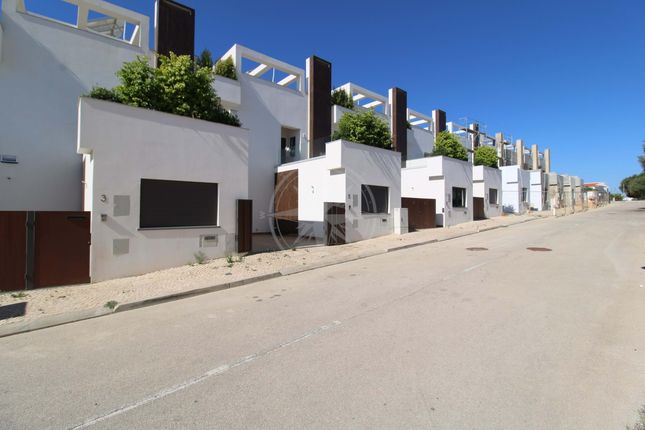 Town house for sale in Fuzeta, Moncarapacho E Fuseta, Algarve
