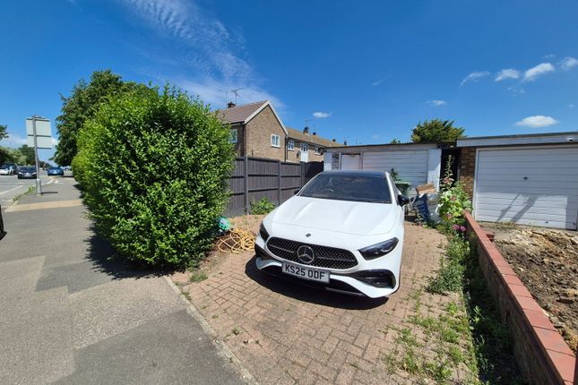 6, Tithe Farm Road, Dunstable photo 3