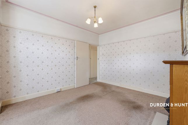 66 Applegarth Drive, Ilford photo 3