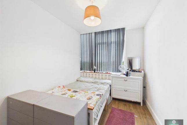 411, First Choice House, London Road, Lowfield Heath photo 5