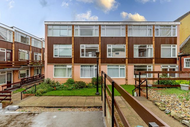 1-bed flat on 24 Mandells Court, Norwich, £100,000
