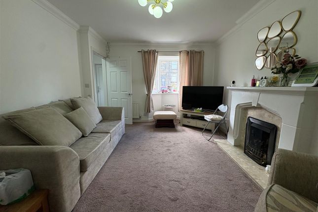 32, Hazelhurst Road, Bradford photo 2