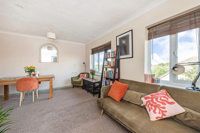 61, Rowan Court, Southsea photo 2