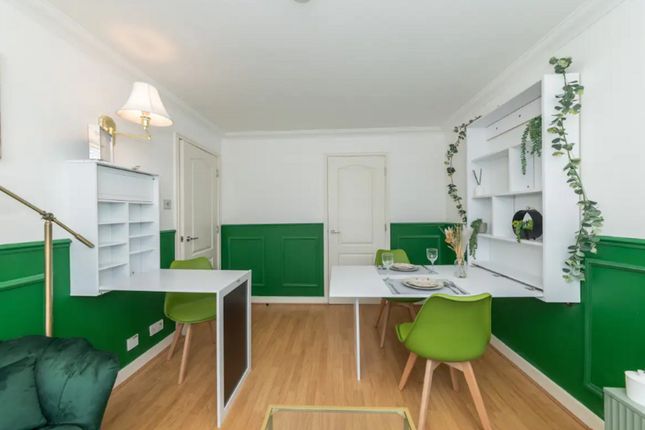 Flat Flat 37, 19-23, Fitzroy Street, London photo 4