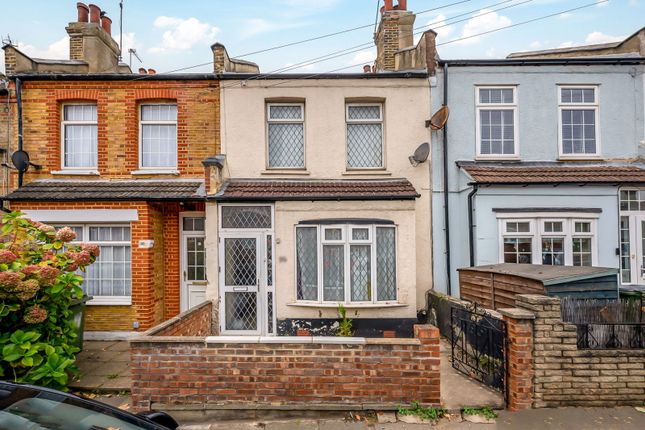 2-bed terraced on 36, Swingate Lane, London, £385,000