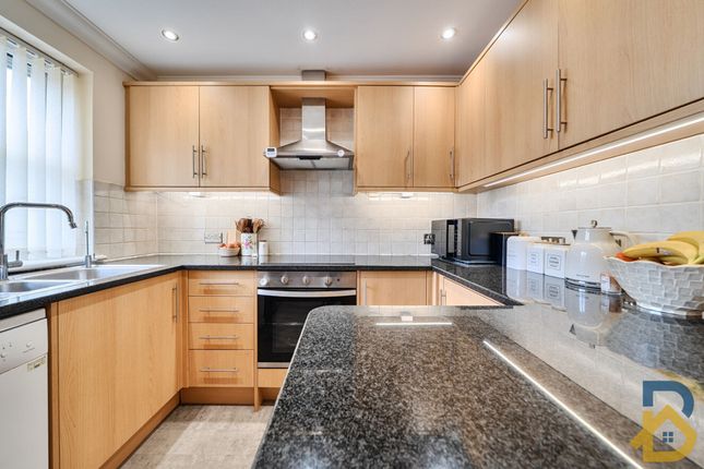 88 Shafter Road, Dagenham photo 2