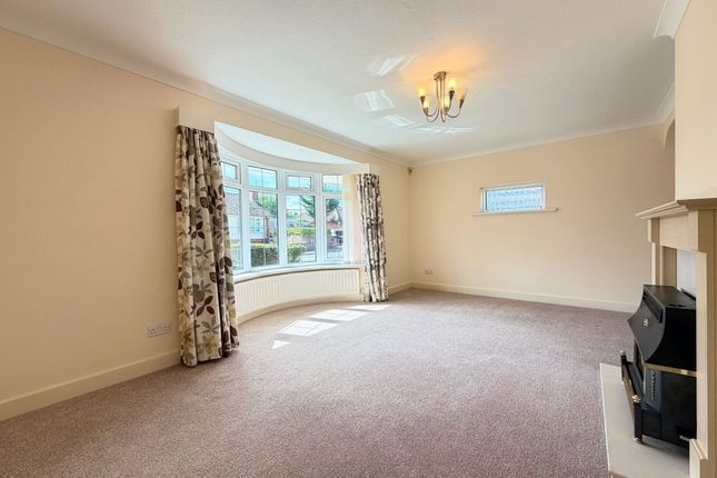 33 Hackness Drive, Scarborough photo 3