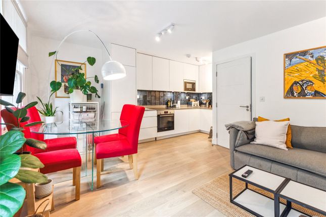 Flat to rent in 15-17, Fulham High Street