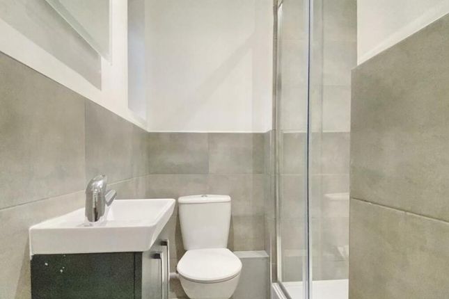 Bathroom.Jpg
